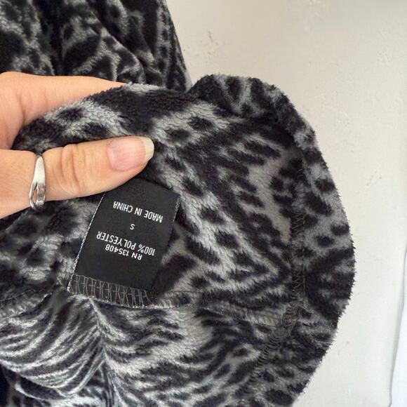 Hooey Men's Size Small Gray Aztec Half Zip Fleece Pullover Sweater - Picture 5 of 8